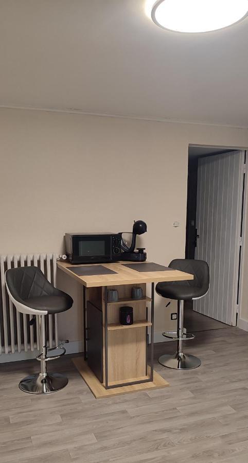 Homestay Les Cytises Allonnes (Sarthe)
