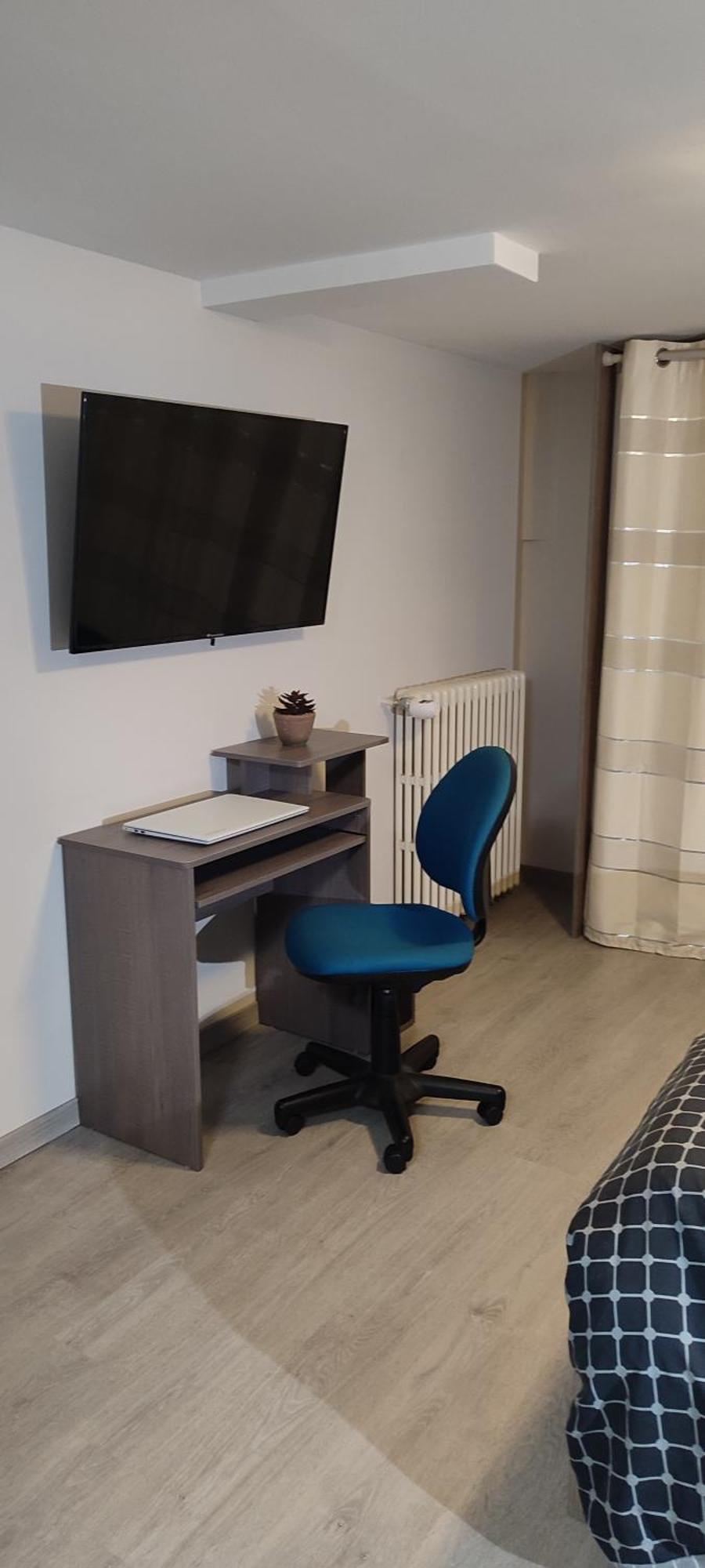 Les Cytises Homestay